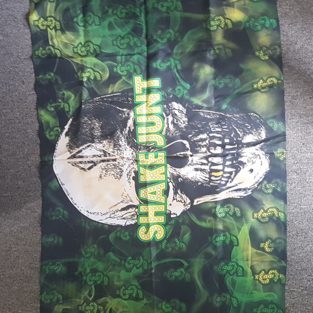 Shake junt skull cloth banner